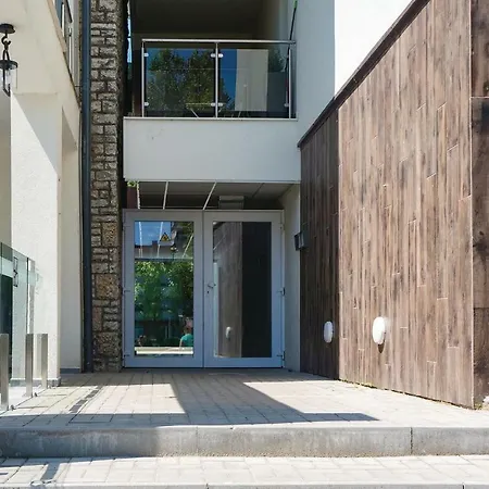 Apartmán Awesome In W Outdoor Swimming Pool Wifi And 1 Bedrooms *