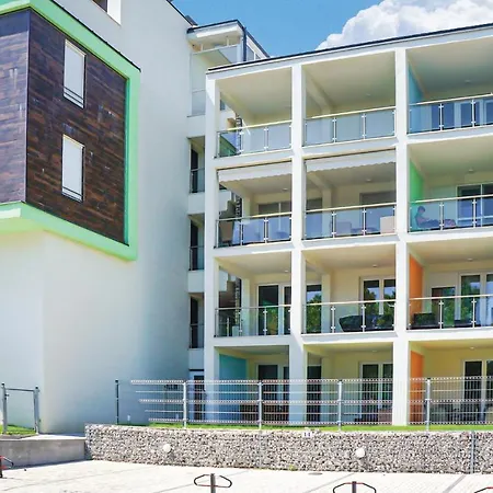 Awesome In W Outdoor Swimming Pool Wifi And 1 Bedrooms Apartmán